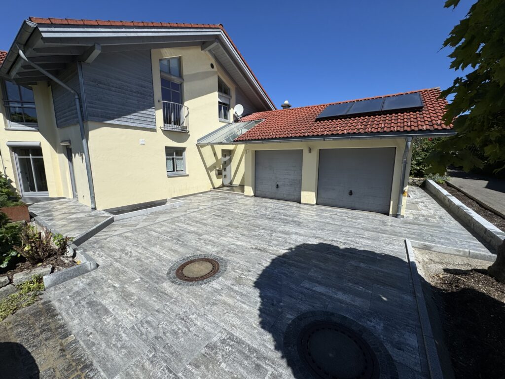 Helle Garageneinfahrt Trostberg