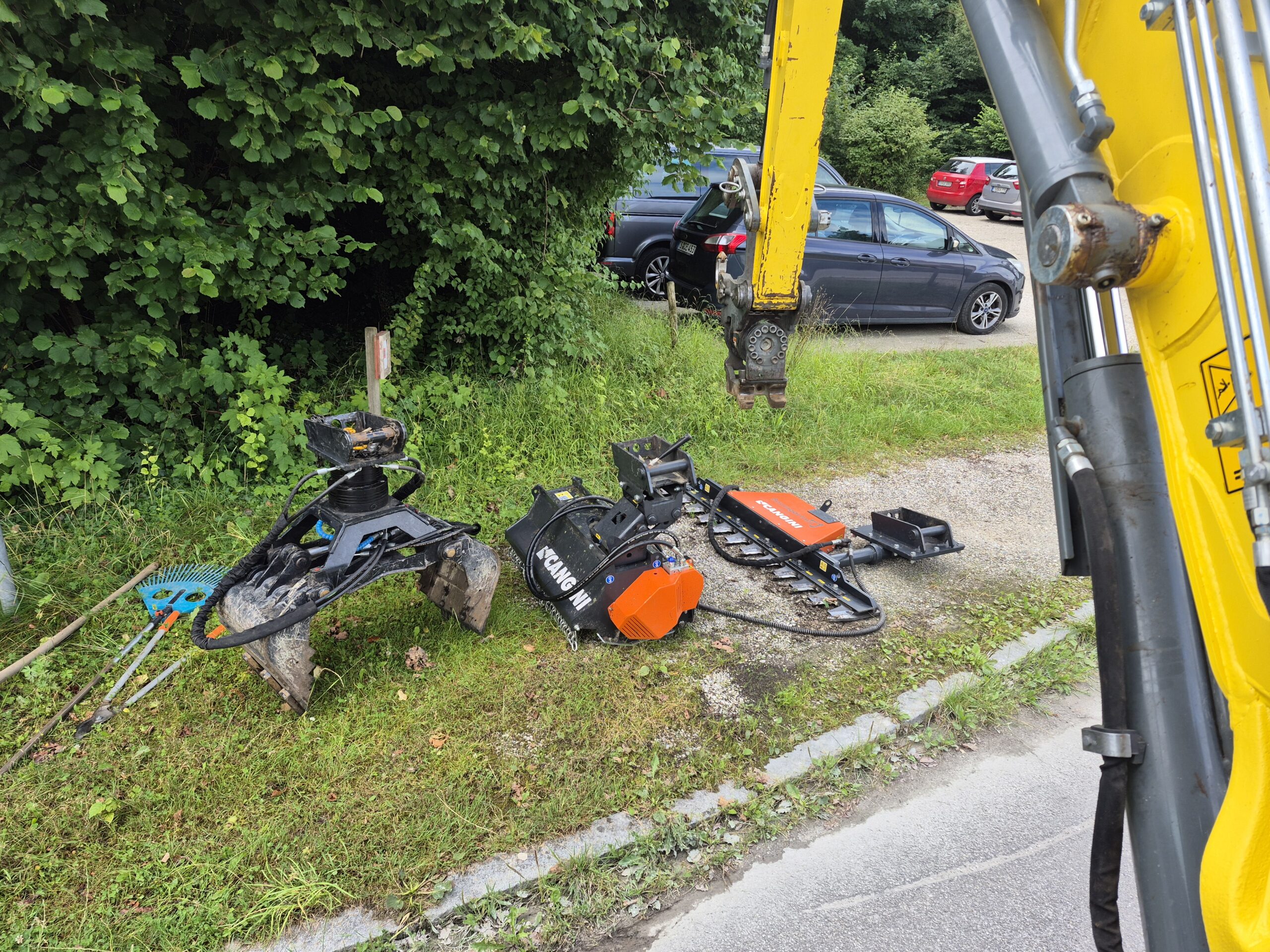 Heckenschere Anbaumulcher Greifer Baumgartner Landschaftsbau Trostberg