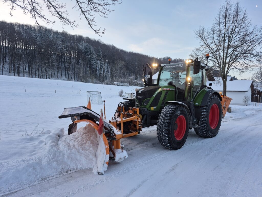 Winterdienst Baumgartner Landschaftsbau Trostberg