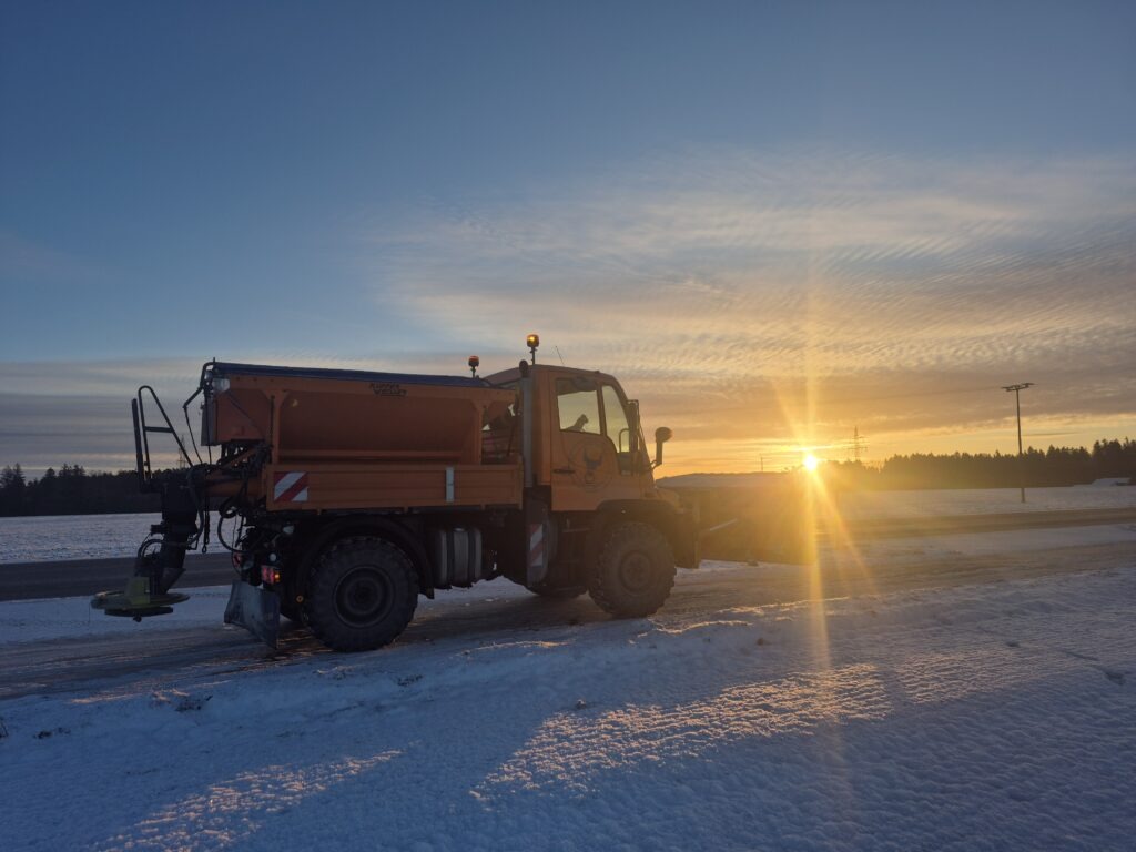 Winterdienst Unimog Trostberg